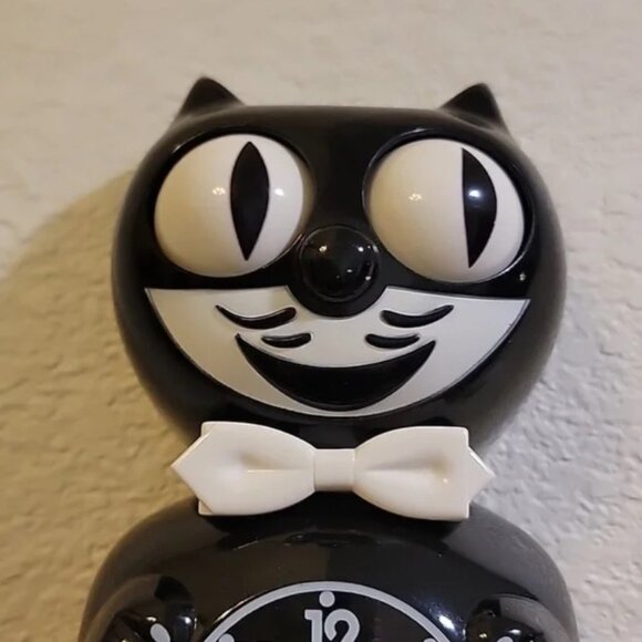 Urban Outfitters Original black kit cat clock - Picture 2 of 4